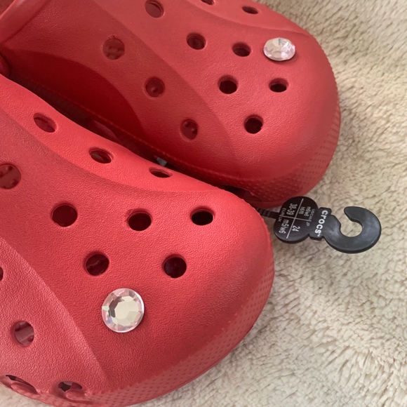 👑PRICE FIRM✅ Brand new Red Baya Crocs - Picture 3 of 12